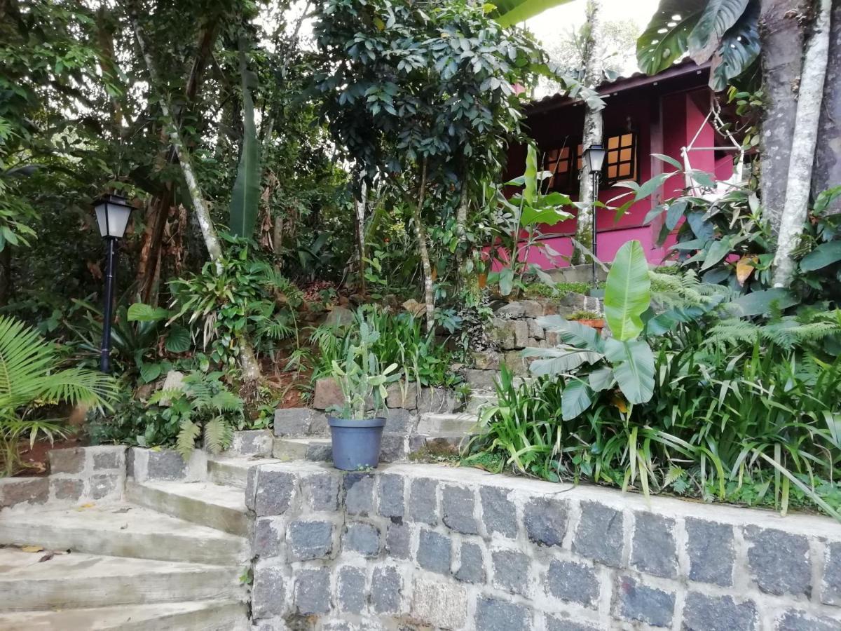 Villa Felix Suites E Chales Ubatuba Exterior photo
