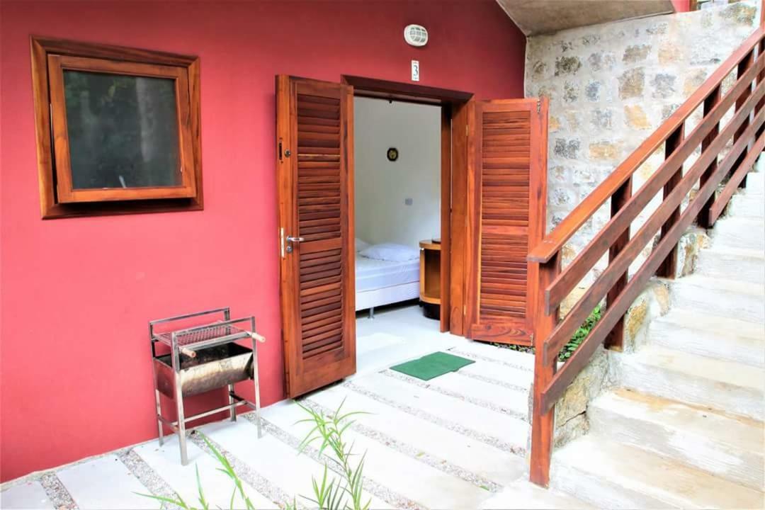 Villa Felix Suites E Chales Ubatuba Exterior photo