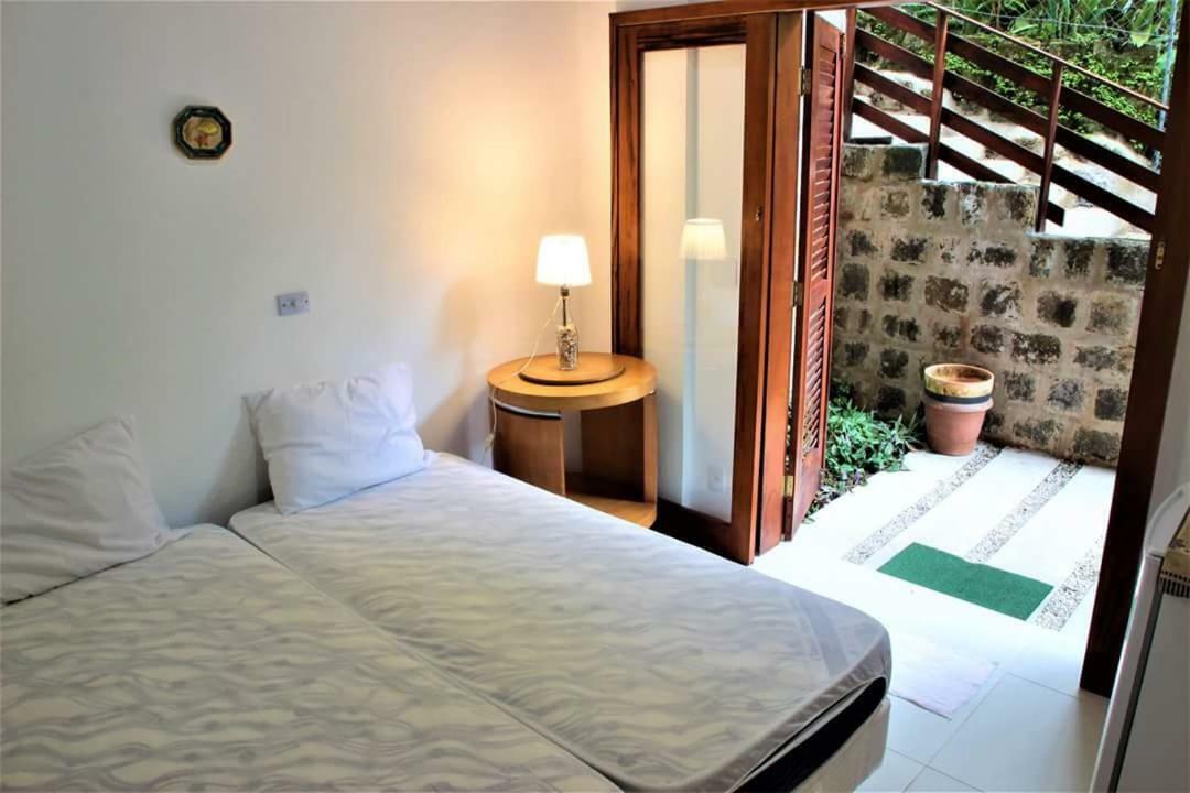 Villa Felix Suites E Chales Ubatuba Exterior photo